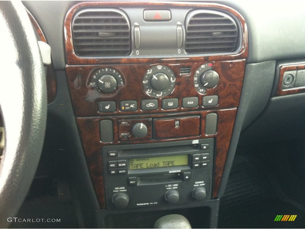 2001 S40 1.9T - Midnight Black Metallic / Off Black photo #30