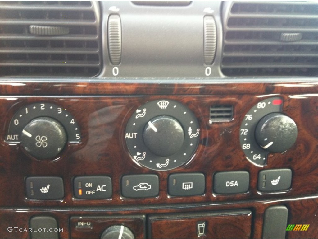 2001 S40 1.9T - Midnight Black Metallic / Off Black photo #32