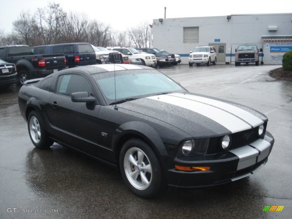 2007 Mustang GT Coupe - Black / Dark Charcoal photo #2