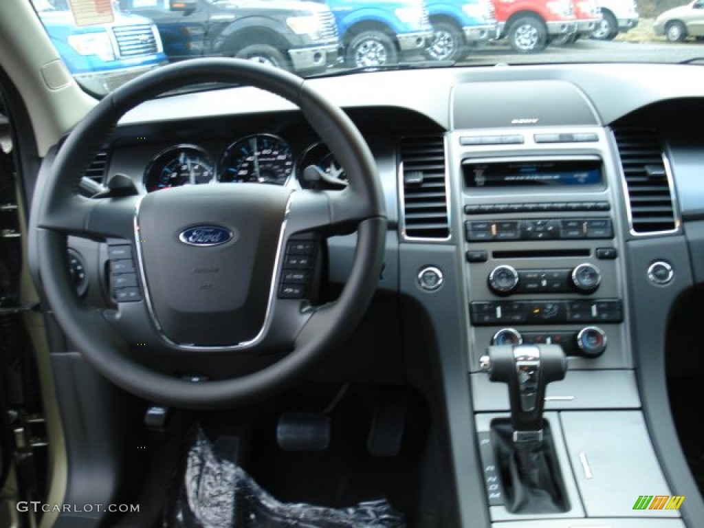 2012 Ford Taurus SEL AWD Dashboard Photos
