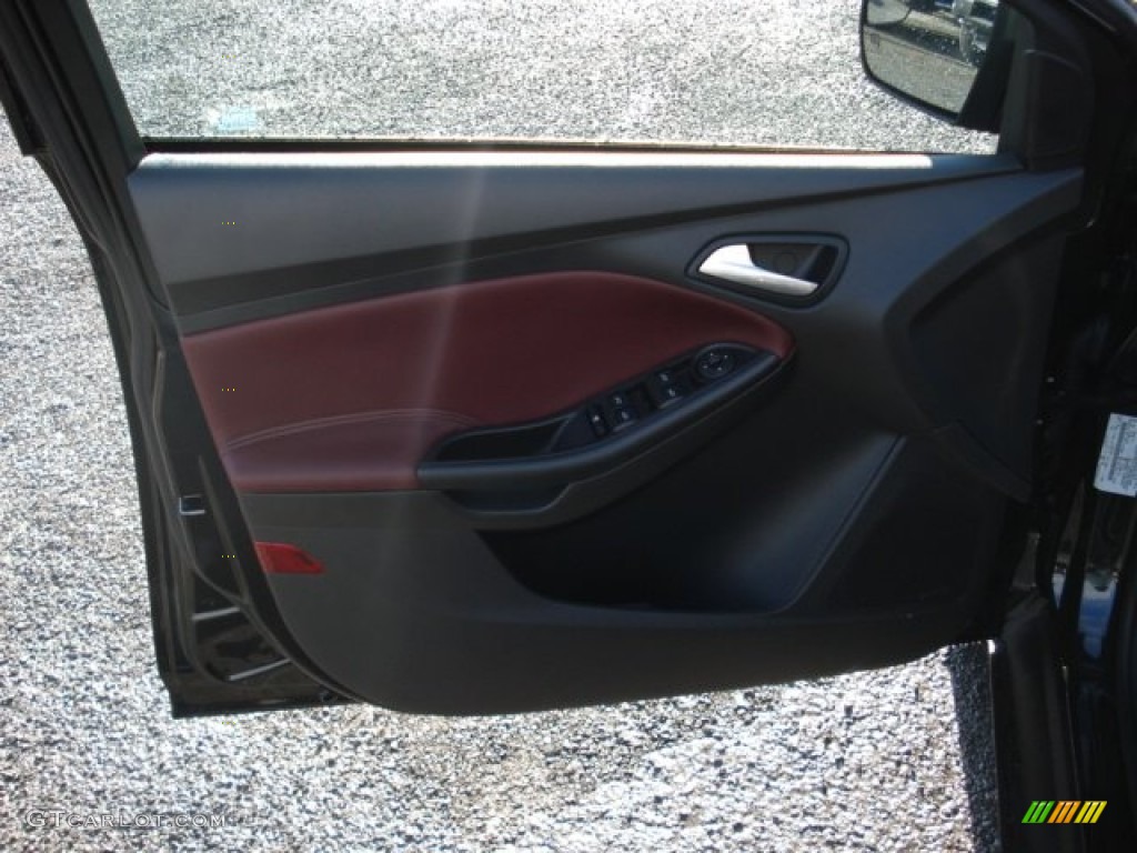 2012 Focus SE Sport Sedan - Black / Tuscany Red Leather photo #12