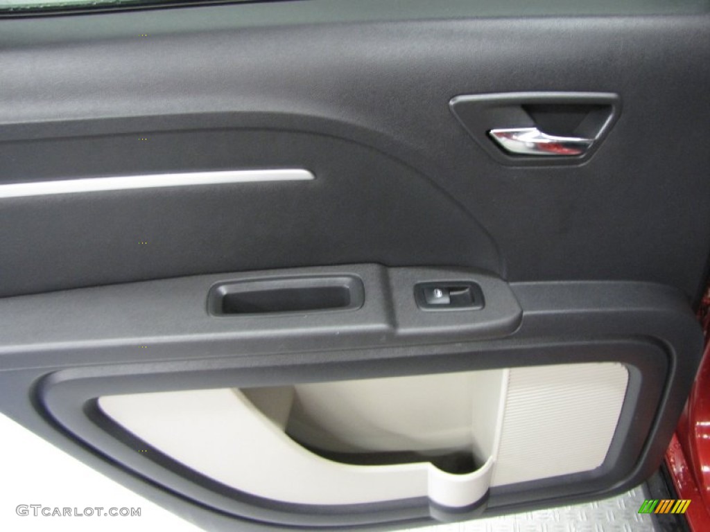 2009 Journey SXT - Inferno Red Crystal Pearl / Dark Slate Gray/Light Graystone photo #18