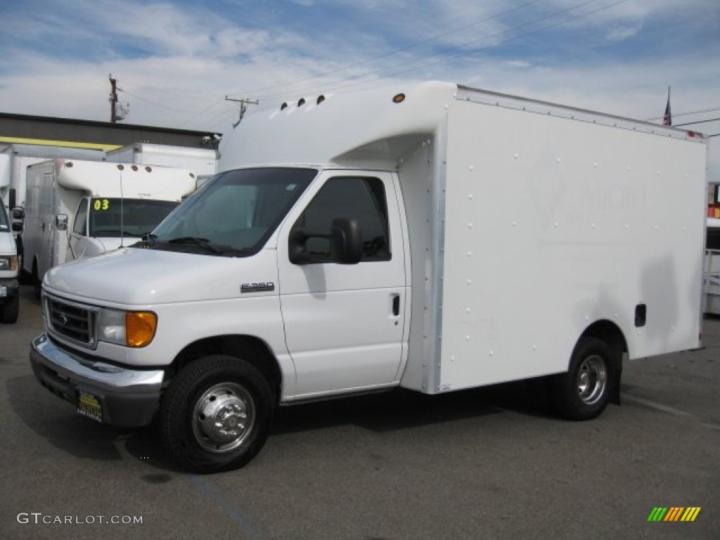 Oxford White 2006 Ford E Series Cutaway E350 Commercial Moving Van Exterior Photo #57042304