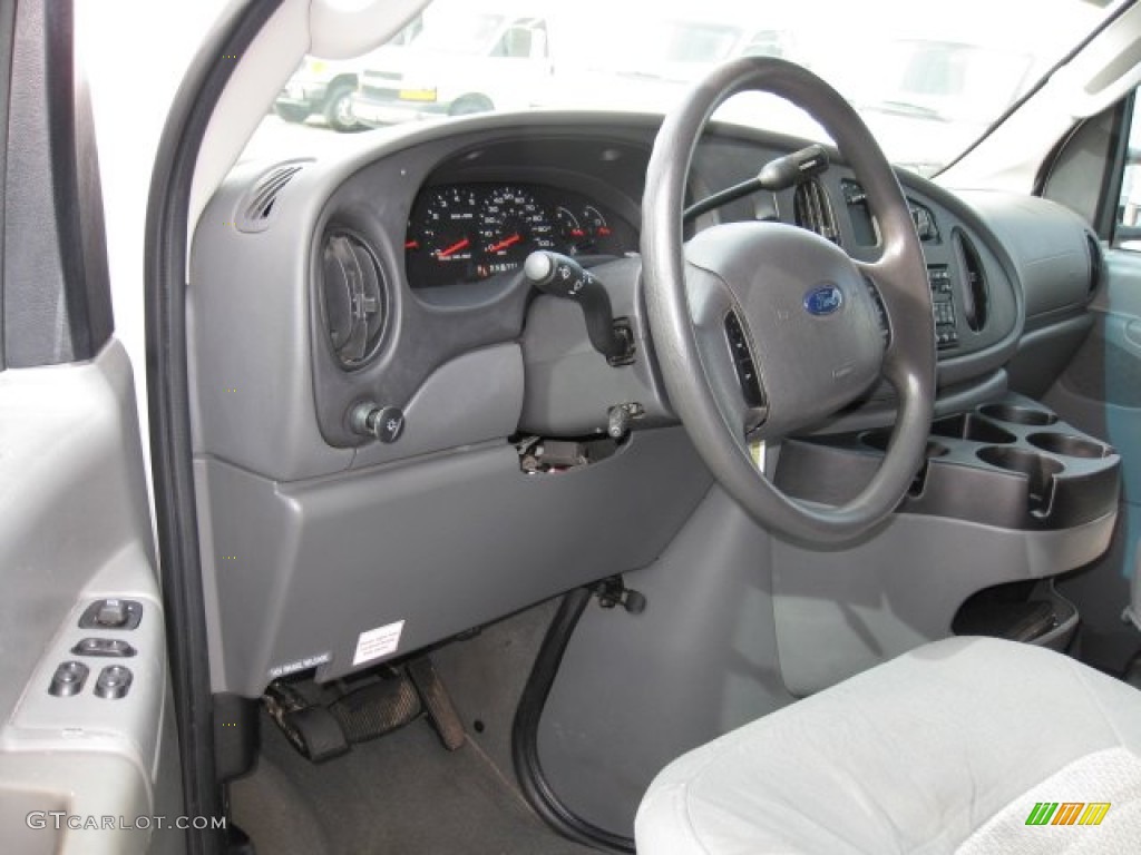 2006 Ford E Series Cutaway E350 Commercial Moving Van Medium Flint Steering Wheel Photo #57042353