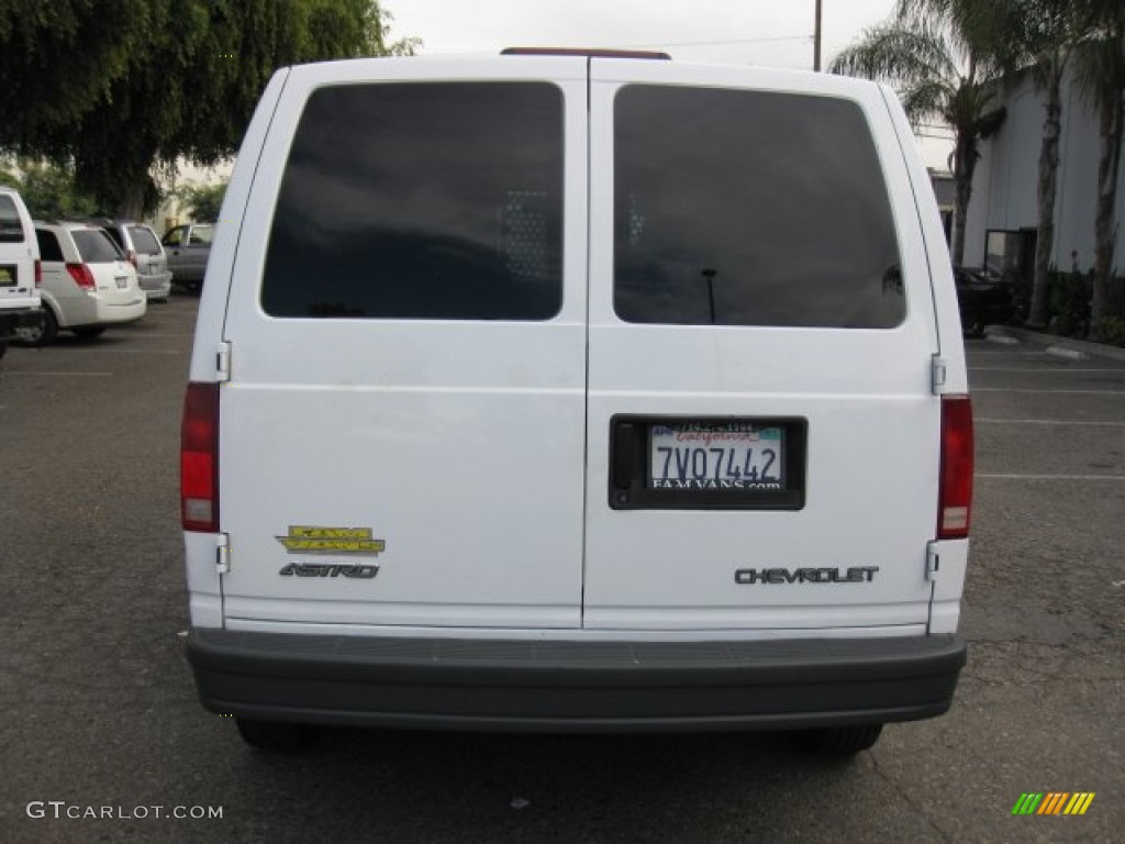 2005 Astro Cargo Van - Summit White / Medium Gray photo #5