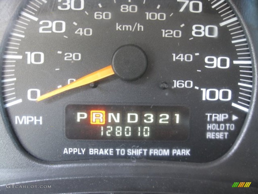 2005 Astro Cargo Van - Summit White / Medium Gray photo #11