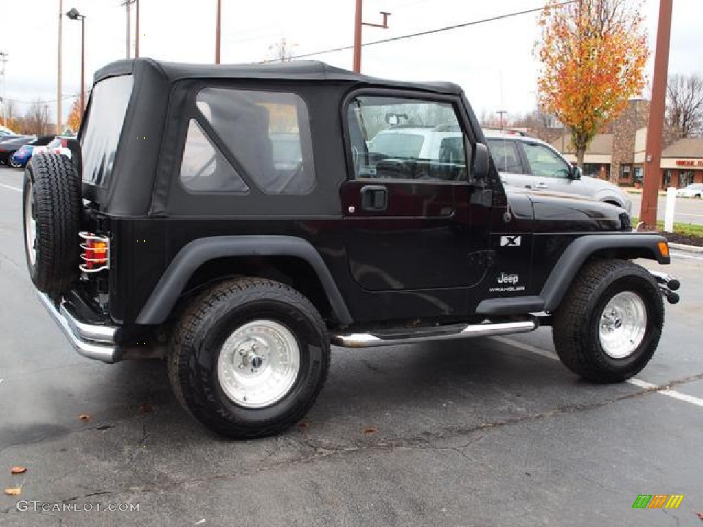 2004 Wrangler X 4x4 - Black / Dark Slate Gray photo #3