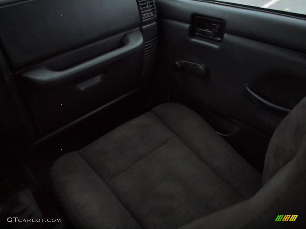2004 Wrangler X 4x4 - Black / Dark Slate Gray photo #13