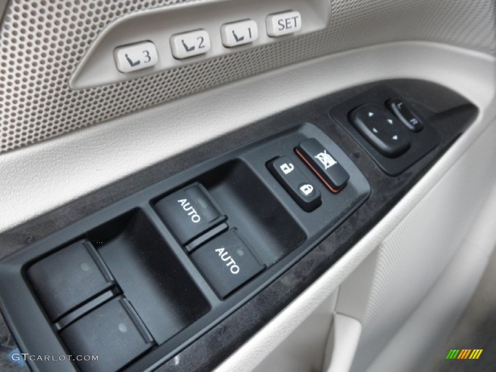2010 Lexus IS 350C Convertible Controls Photo #57047246