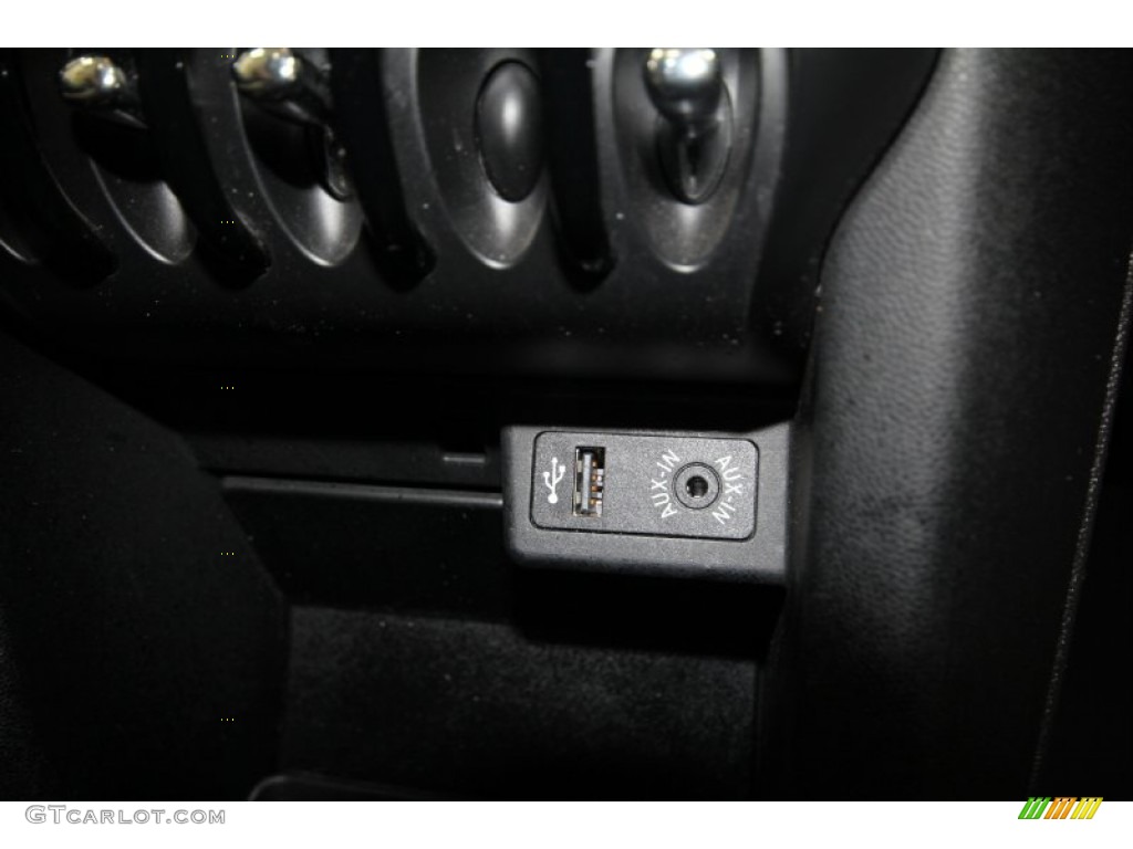 2011 Cooper Convertible - British Racing Green II / Gravity Polar Beige Leather photo #20