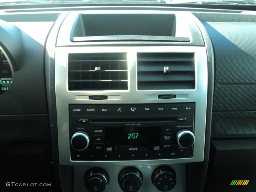 2007 Dodge Nitro R/T Controls Photo #57056699