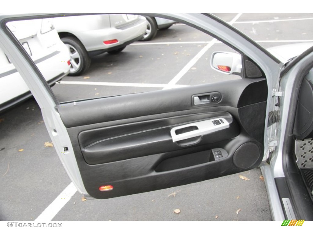 2004 Volkswagen R32 Standard R32 Model Black Leather Door Panel Photo #57063251