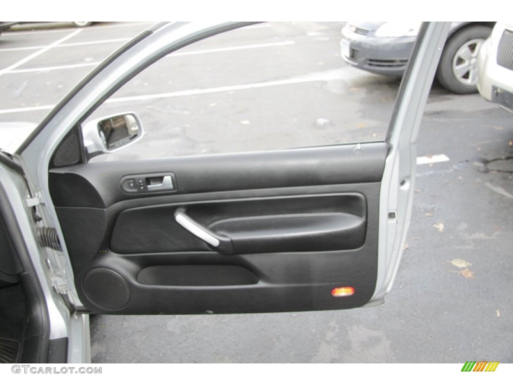 2004 Volkswagen R32 Standard R32 Model Door Panel Photos
