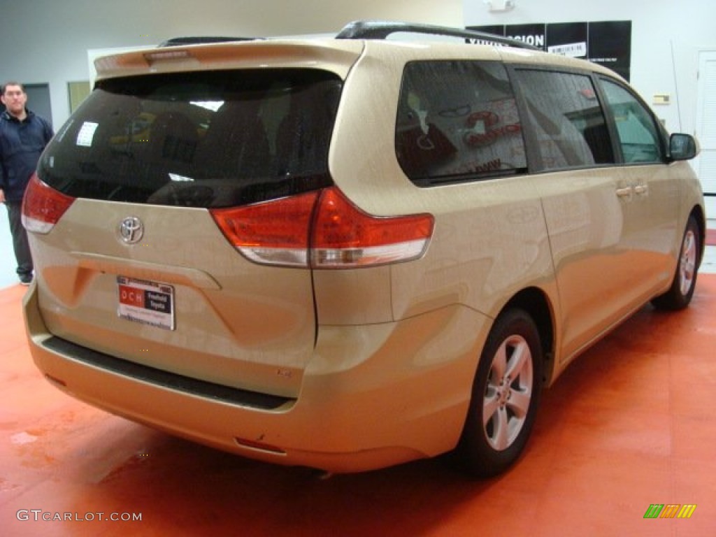 2011 Sienna LE - Sandy Beach Metallic / Bisque photo #9