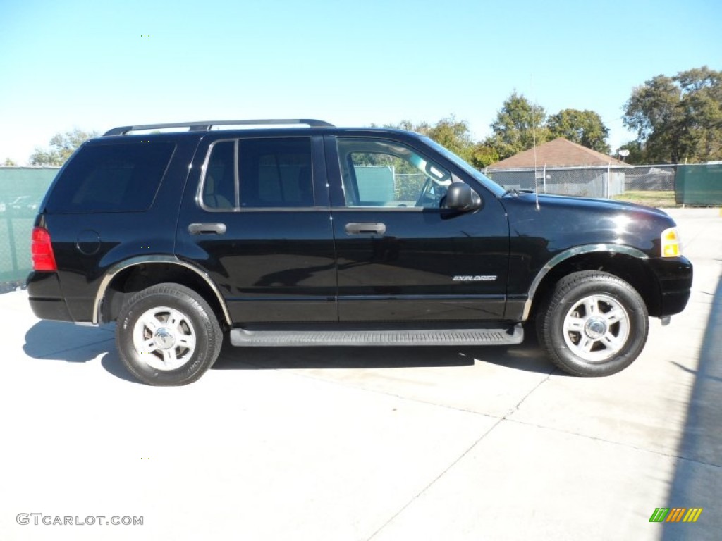 2004 Explorer XLT - Black / Graphite photo #2