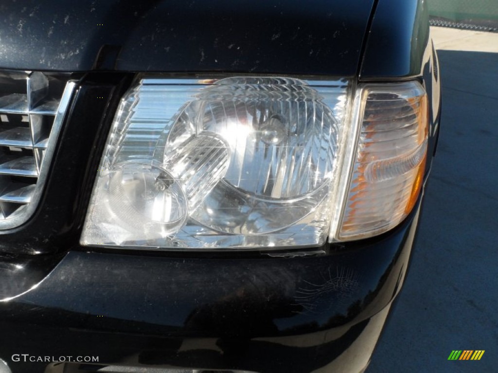 2004 Explorer XLT - Black / Graphite photo #11
