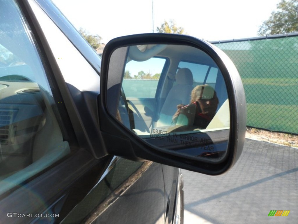 2004 Explorer XLT - Black / Graphite photo #18