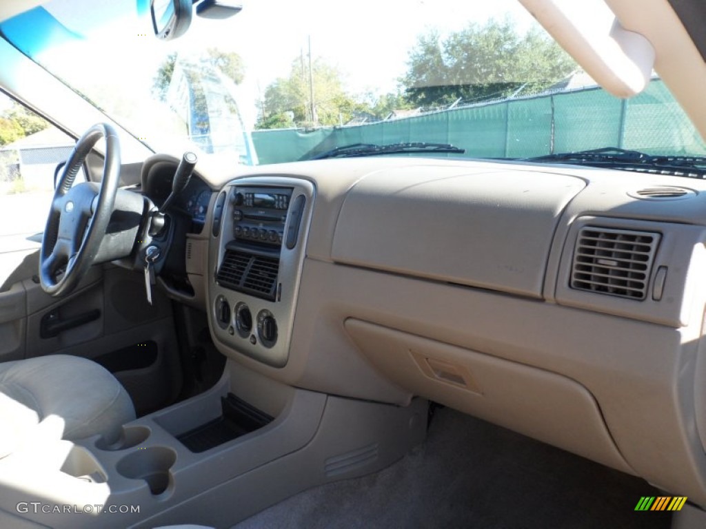 2004 Explorer XLT - Black / Graphite photo #25