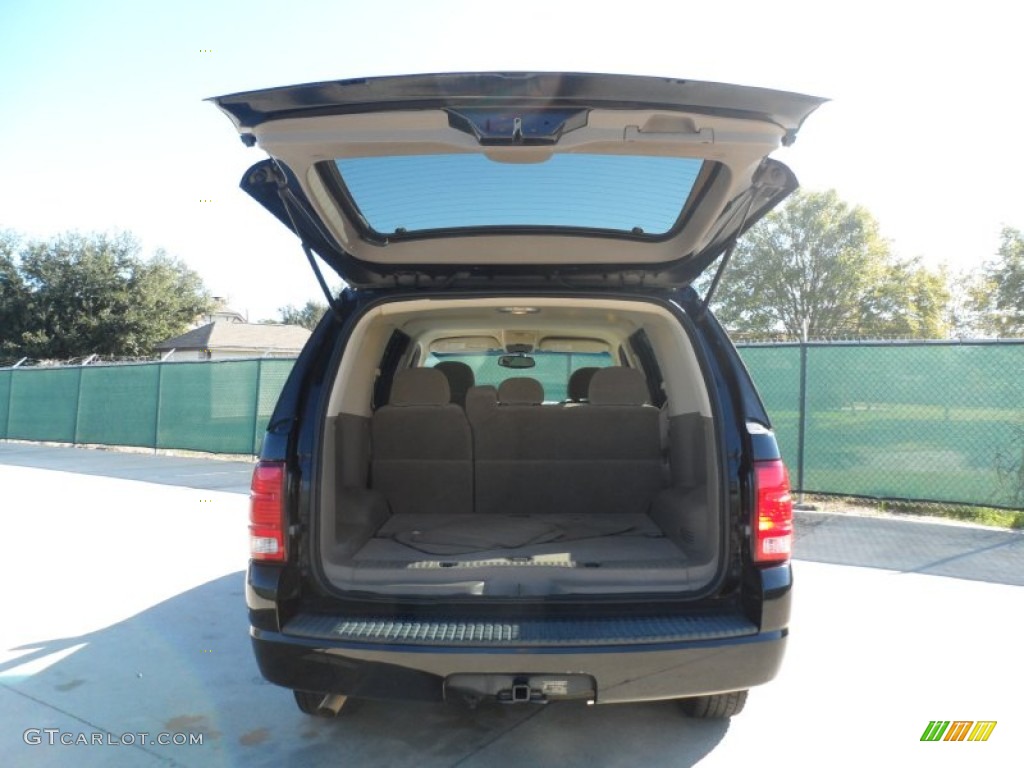 2004 Explorer XLT - Black / Graphite photo #29