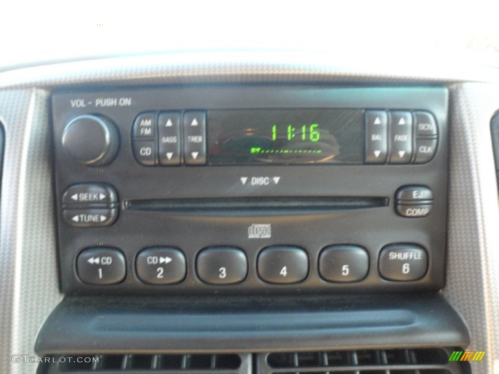 2004 Explorer XLT - Black / Graphite photo #39