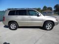 2001 Vintage Gold Metallic Toyota Highlander V6 4WD  photo #2