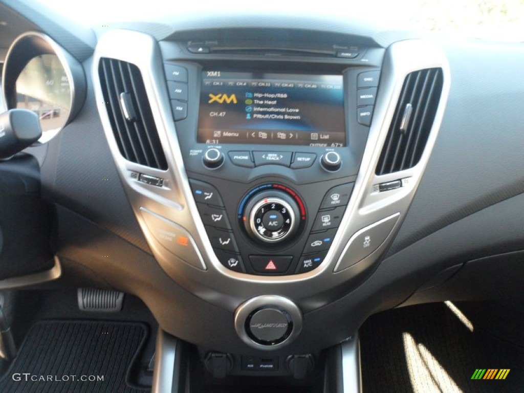 2012 Hyundai Veloster Standard Veloster Model Controls Photo #57074237