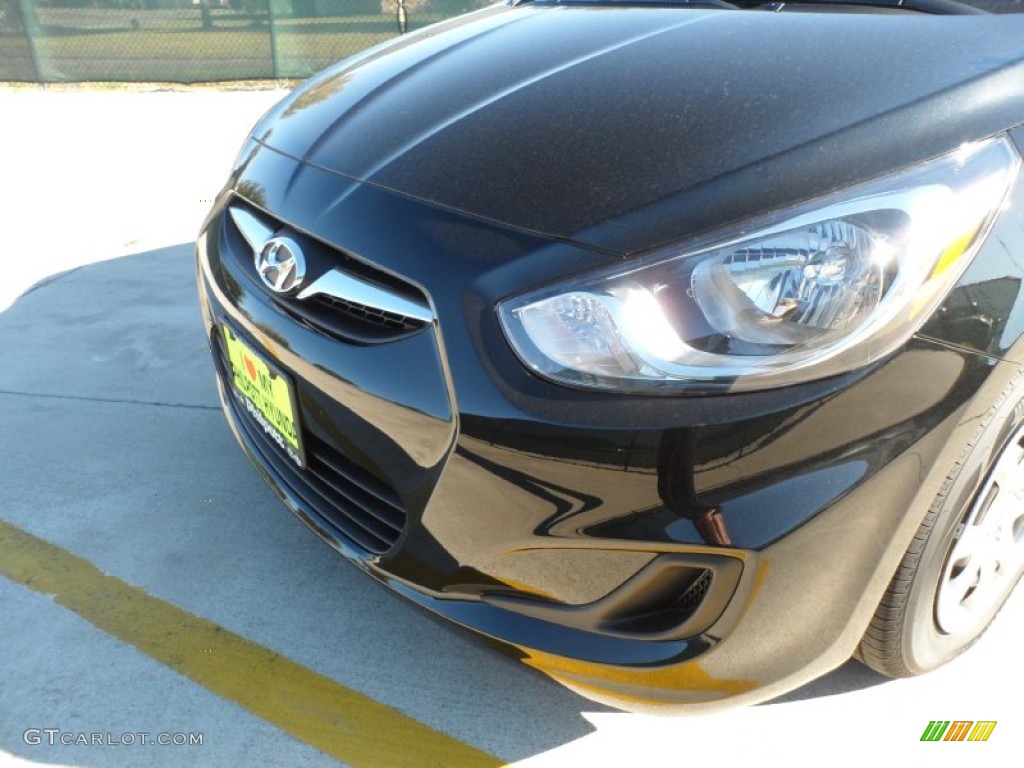 2012 Accent GS 5 Door - Ultra Black / Gray photo #10