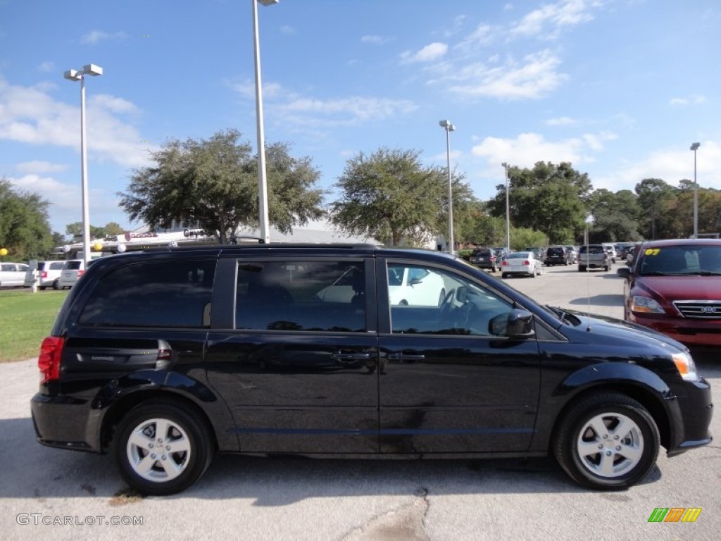 2011 Grand Caravan Mainstreet - Blackberry Pearl / Black/Light Graystone photo #11