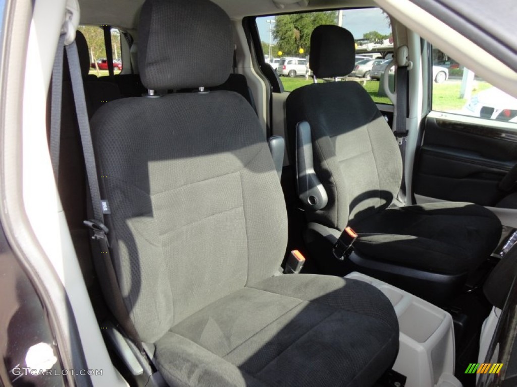 2011 Grand Caravan Mainstreet - Blackberry Pearl / Black/Light Graystone photo #14