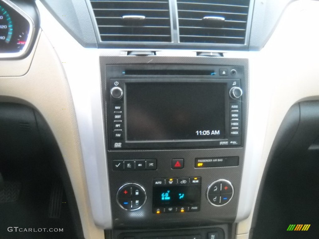 2009 Chevrolet Traverse LTZ AWD Controls Photo #57078388