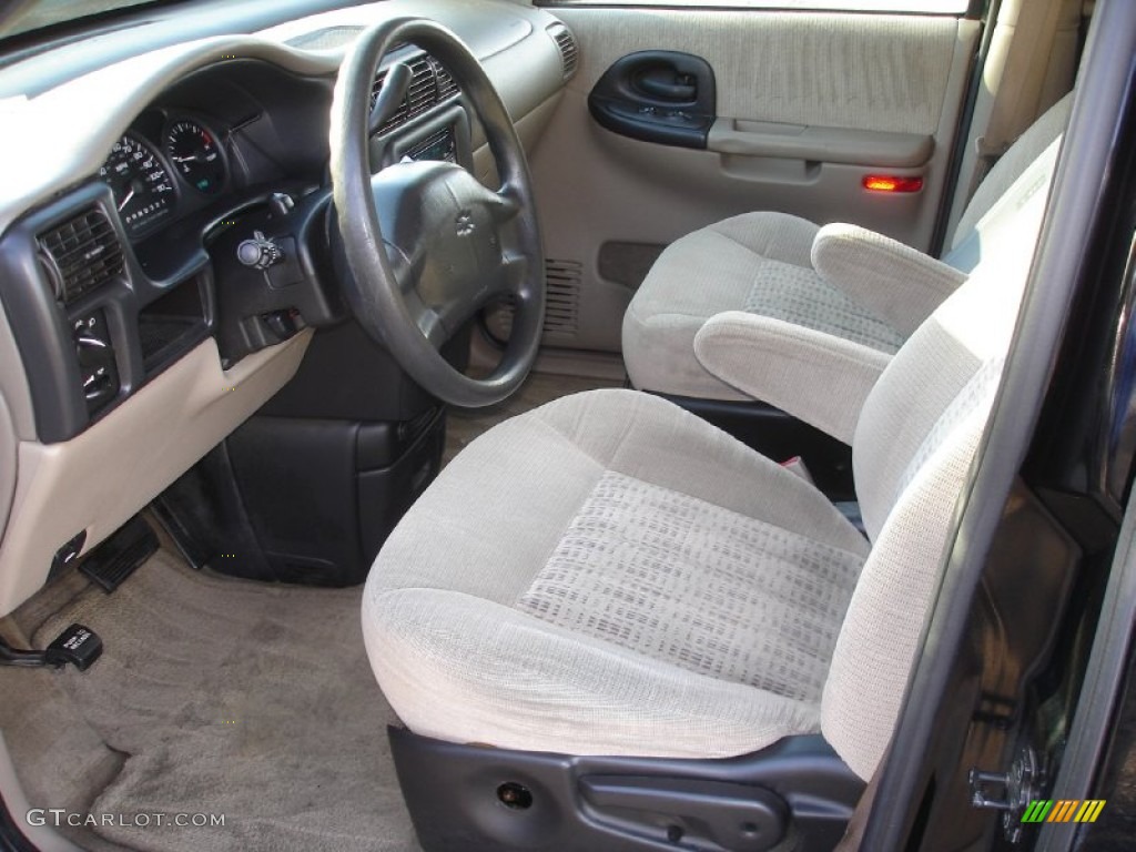 2002 Venture  - Black / Neutral photo #10