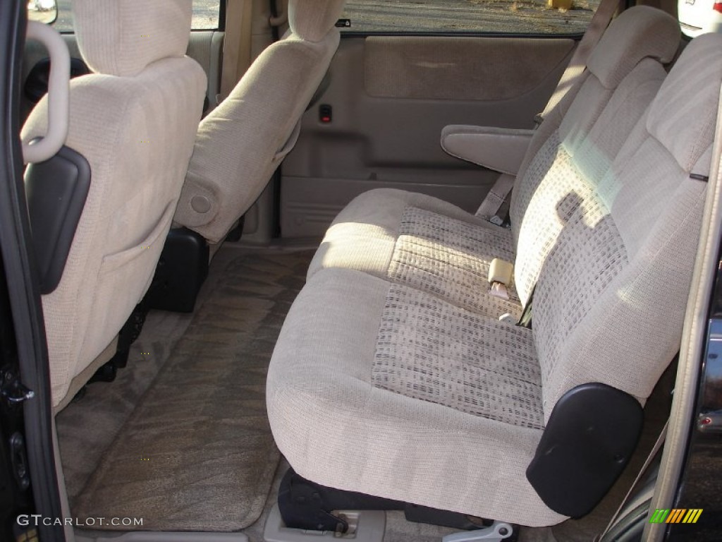 2002 Venture  - Black / Neutral photo #11