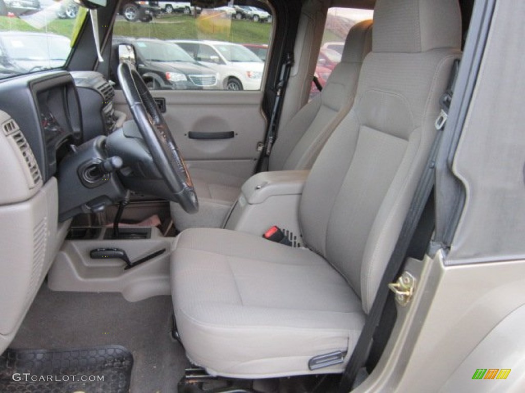 2004 Wrangler Sahara 4x4 - Light Khaki Metallic / Khaki photo #11