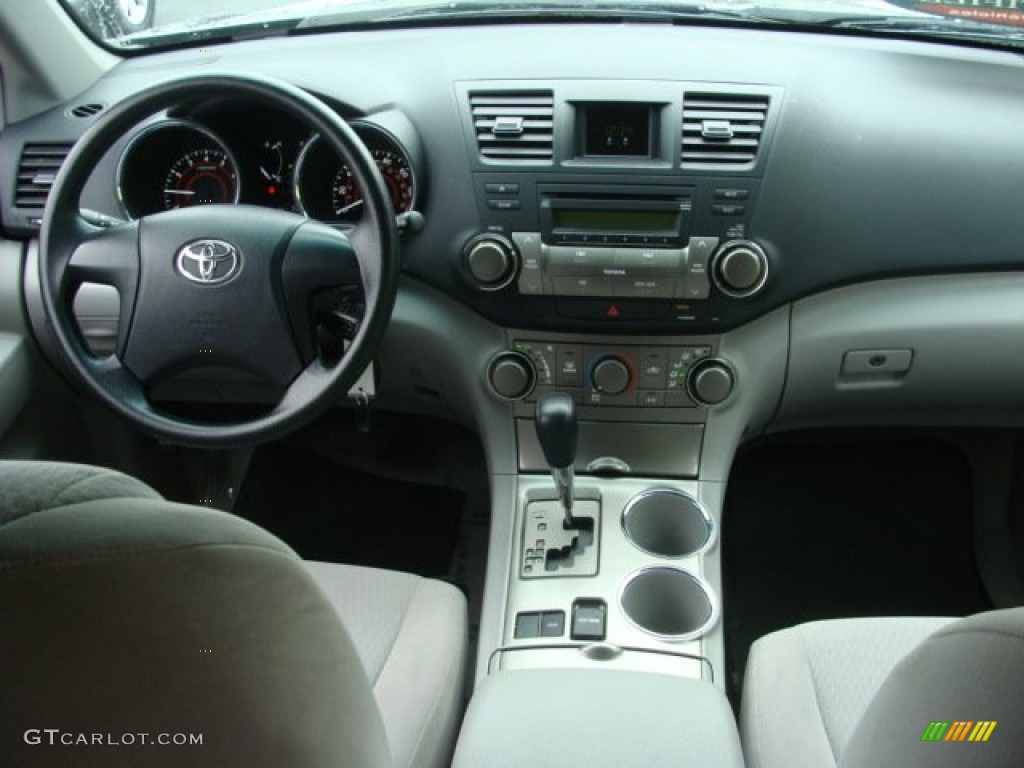 2008 Highlander  - Magnetic Gray Metallic / Ash Gray photo #9