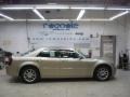 Linen Gold Metallic - 300 C HEMI Photo No. 3