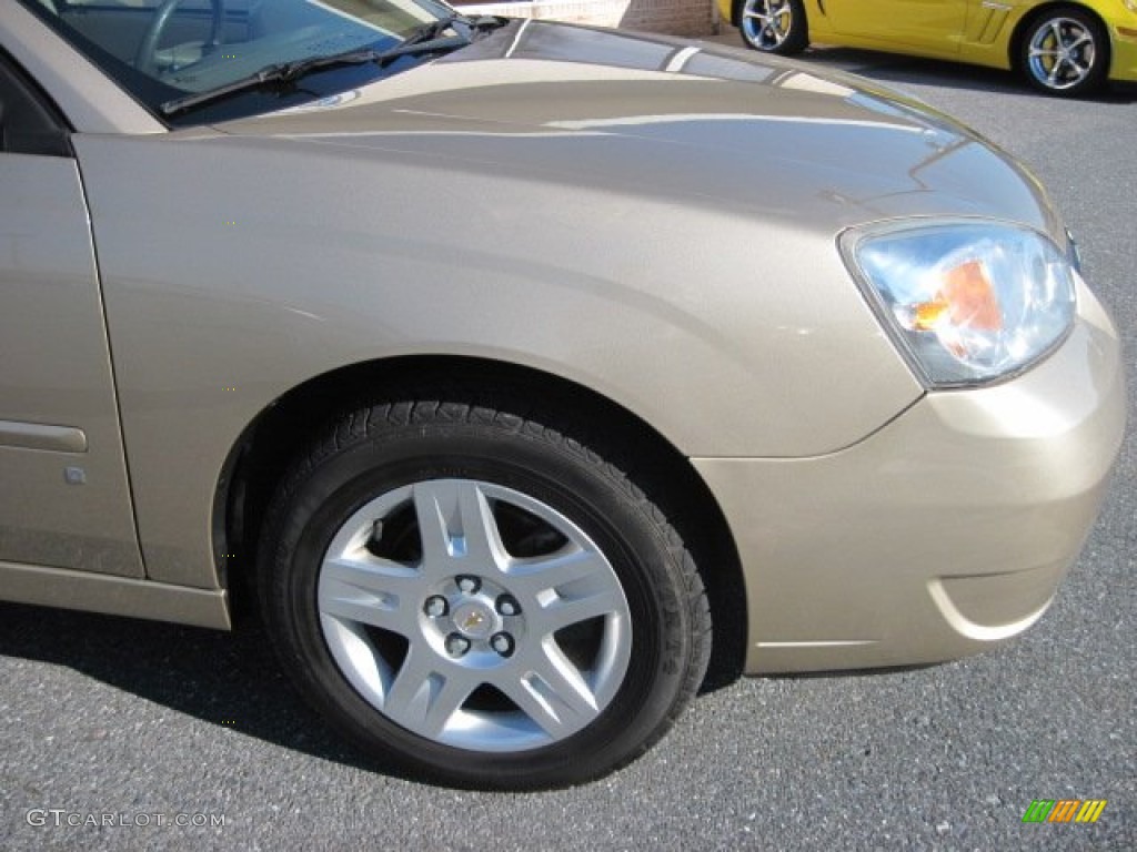 2007 Malibu LT Sedan - Sandstone Metallic / Cashmere Beige photo #4