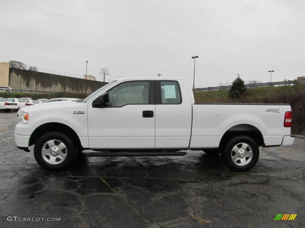 2006 F150 STX SuperCab 4x4 - Oxford White / Medium/Dark Flint photo #2