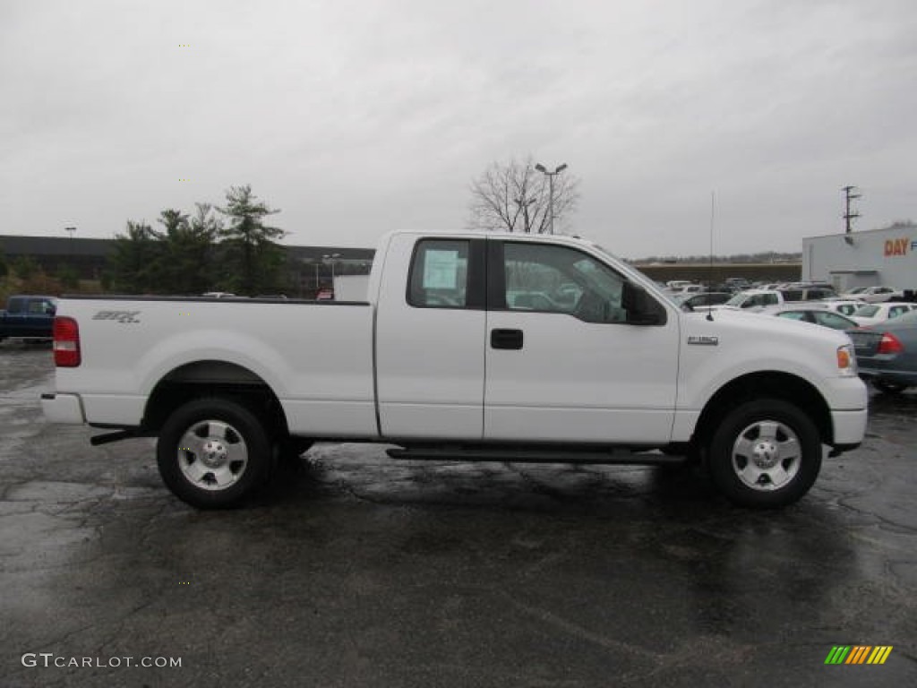 2006 F150 STX SuperCab 4x4 - Oxford White / Medium/Dark Flint photo #4