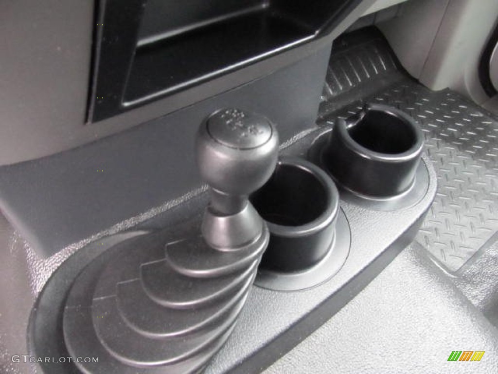 2006 F150 STX SuperCab 4x4 - Oxford White / Medium/Dark Flint photo #12