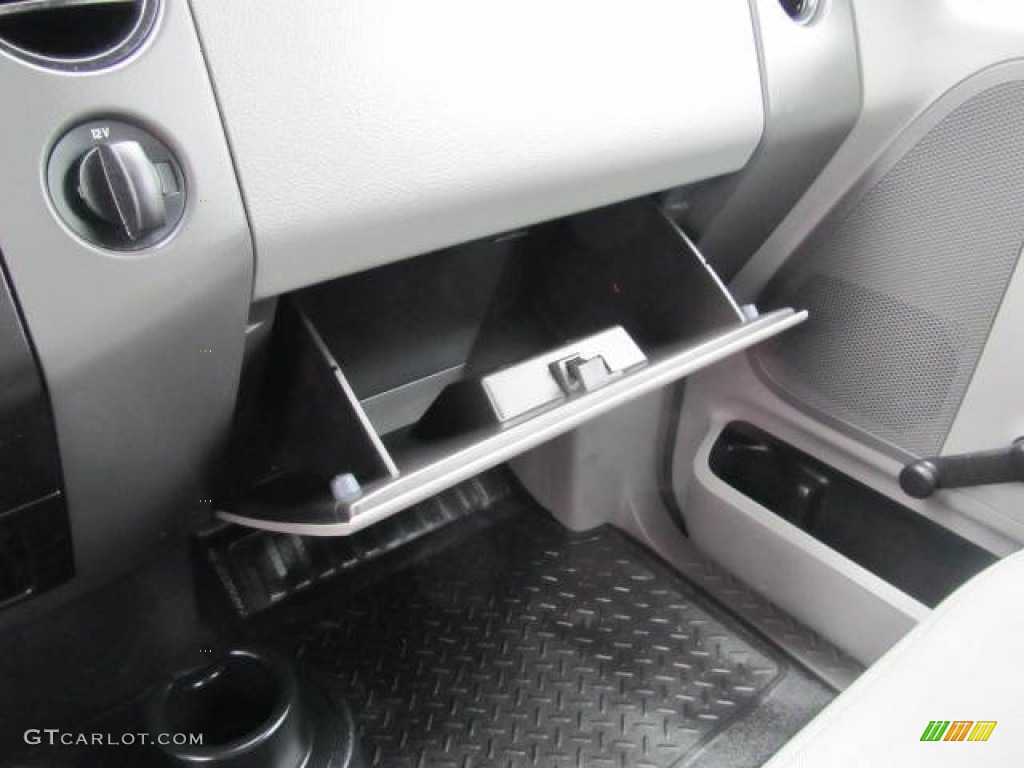 2006 F150 STX SuperCab 4x4 - Oxford White / Medium/Dark Flint photo #13