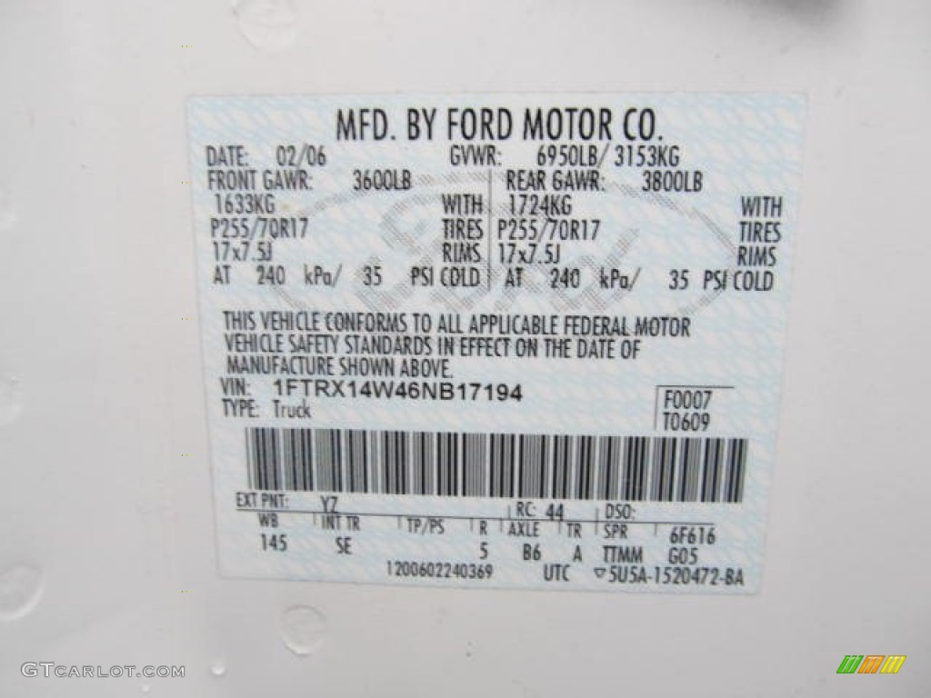2006 F150 STX SuperCab 4x4 - Oxford White / Medium/Dark Flint photo #14