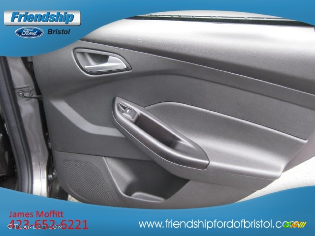 2012 Focus SE Sport Sedan - Sterling Grey Metallic / Two-Tone Sport photo #24