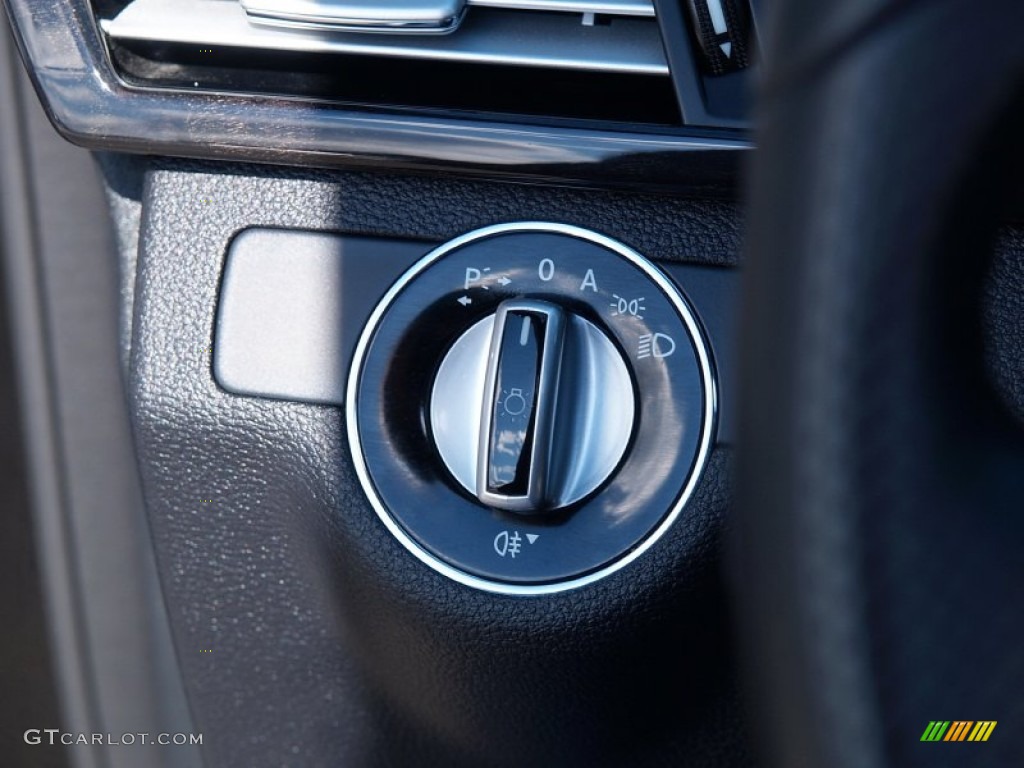 2010 Mercedes-Benz E 550 4Matic Sedan Controls Photo #57101197