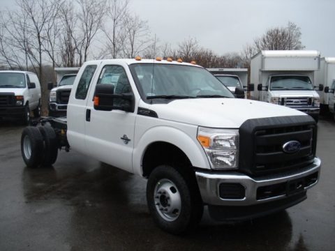 2012 Ford F350 Super Duty XL SuperCab 4x4 Chassis Data, Info and Specs
