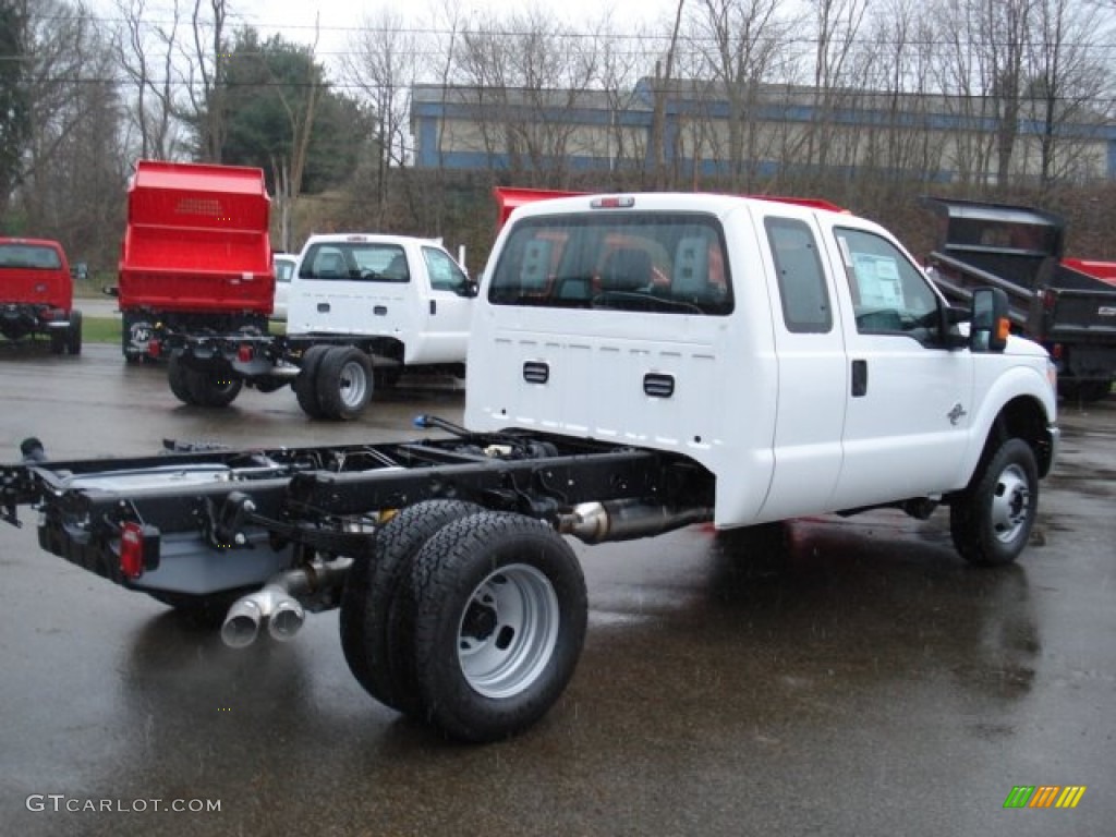 Oxford White 2012 Ford F350 Super Duty XL SuperCab 4x4 Chassis Exterior Photo #57104983