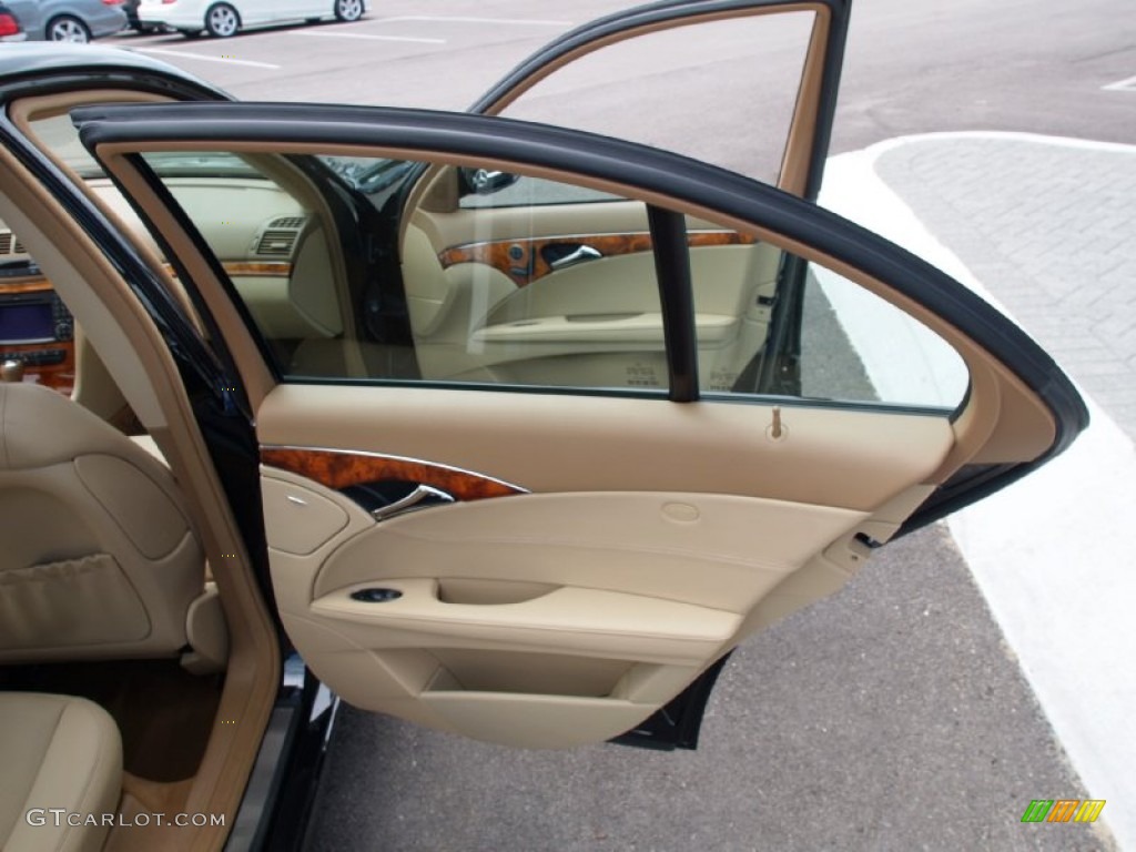 2009 Mercedes-Benz E 320 BlueTEC Sedan Cashmere Door Panel Photo #57105237