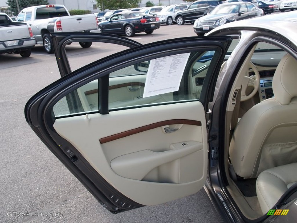 2009 Volvo S80 T6 AWD Sandstone Beige Door Panel Photo #57106051