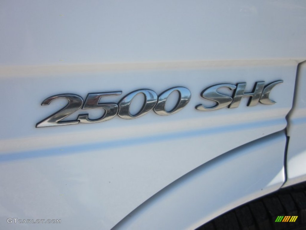2004 Dodge Sprinter Van 2500 High Roof Commercial Marks and Logos Photo #57110300