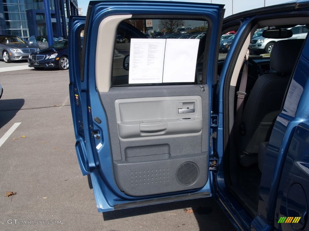 2005 Dodge Dakota Laramie Quad Cab 4x4 Medium Slate Gray Door Panel Photo #57110777