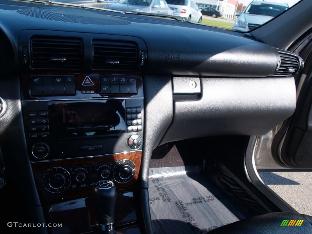 2005 C 320 Sedan - Pewter Silver Metallic / Black photo #45